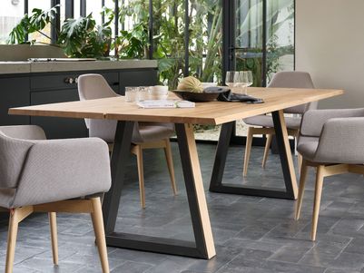 Sessel Lotus & Tisch Goa von Mobitec