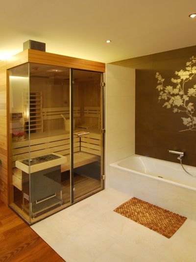 Schwarz Wellness Bad 12